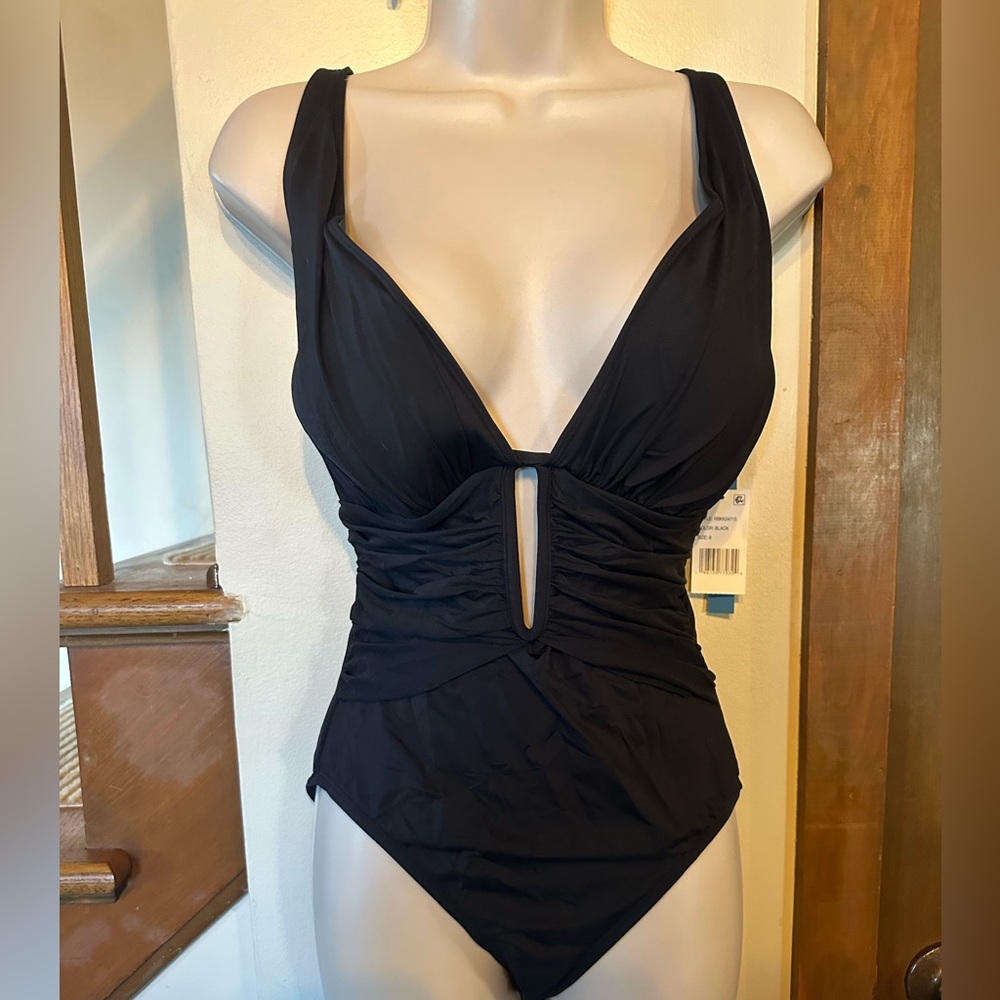 Bleu by Rod Beattie Black molded cup One-Piece Swimsuit. Size 8